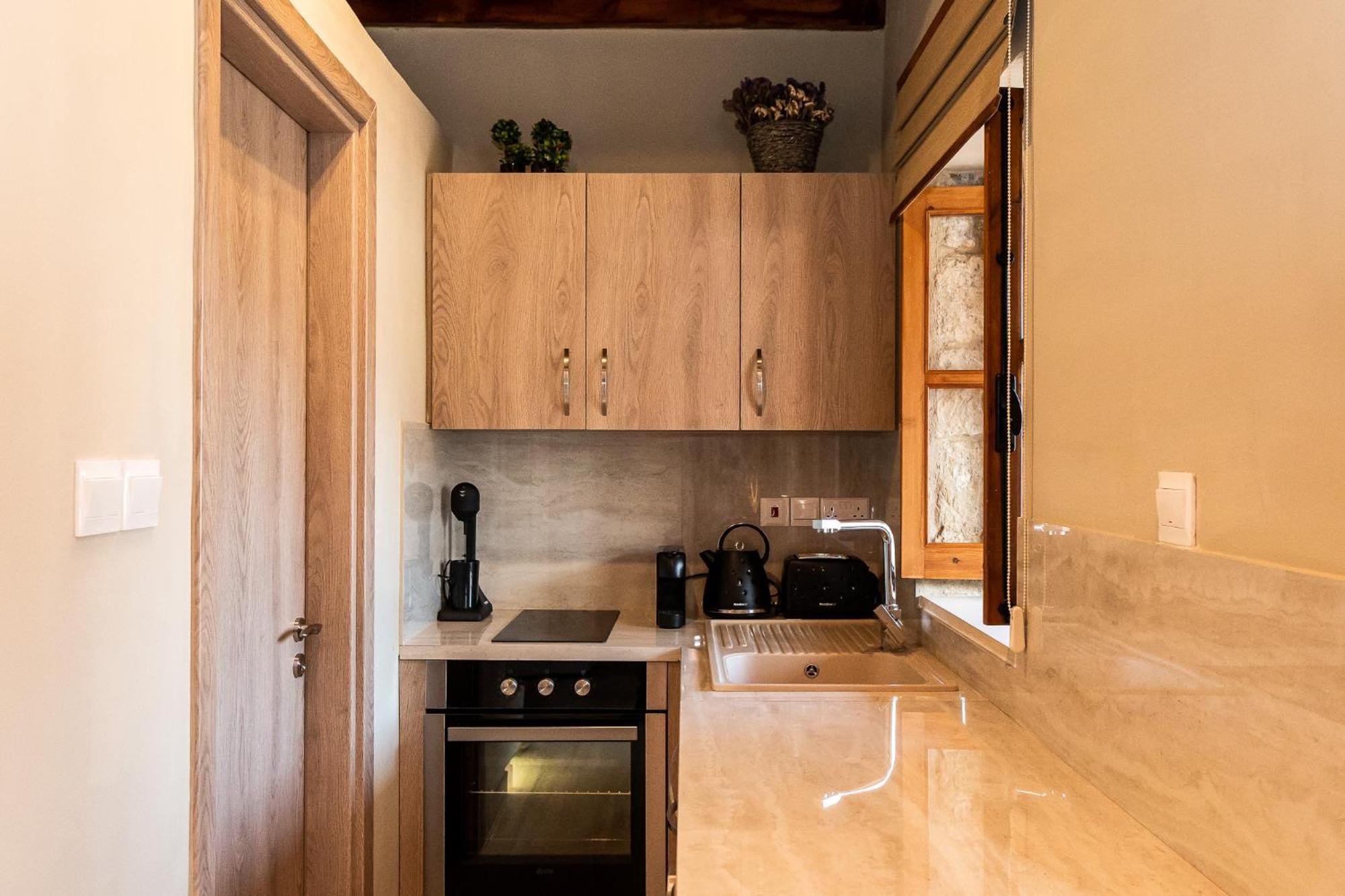 Harma Traditional Boutique Suites Pafos Quarto foto